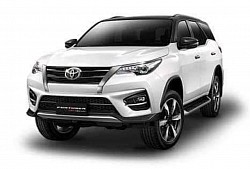 Rent a 7-seater SUV/Toyota Fortuner